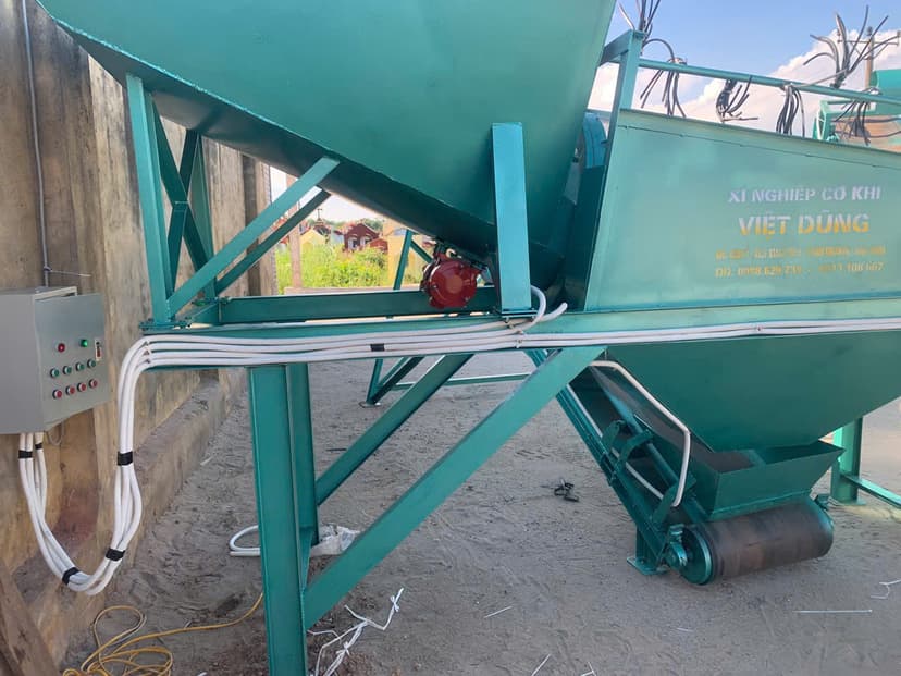 Bài Thi Công Nhân Tạo Tại Lợp Mái Tranh